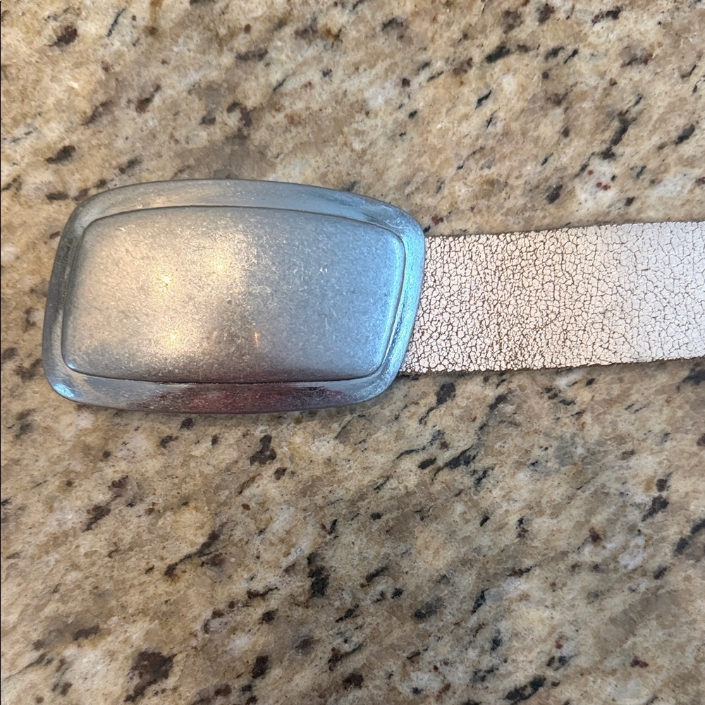 3/$20 Aldo Women’s Off White Genuine Leather Belt S